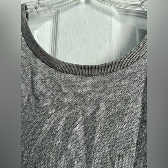 Forever 21 Plus Size Gray Bow-Back Sweater - Picture 3 of 4